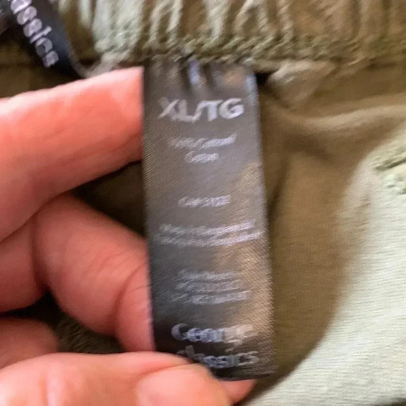 George roomy, airy and light 100% cotton capris in sage green - Picture 4 of 4